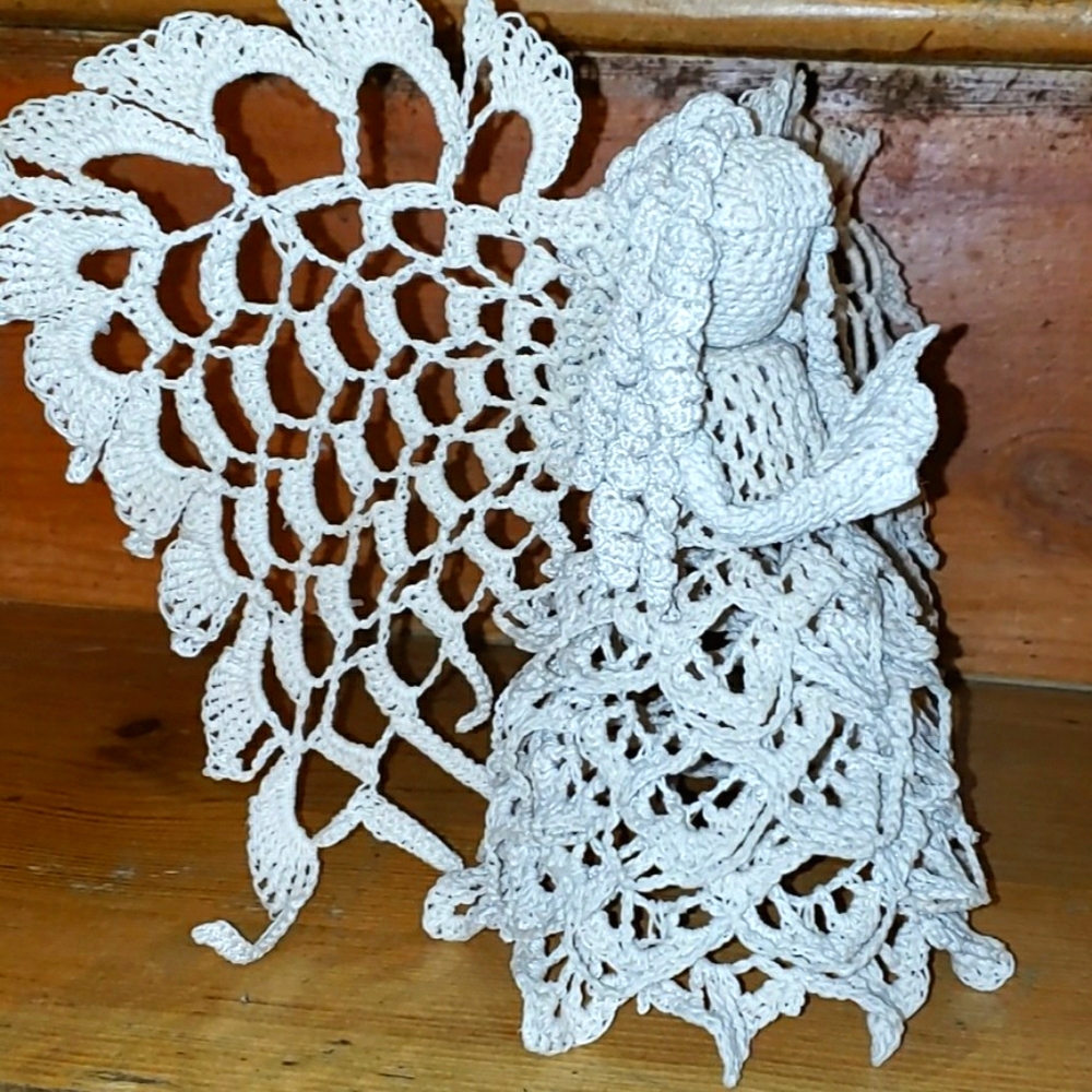 Hand crotchet angel
